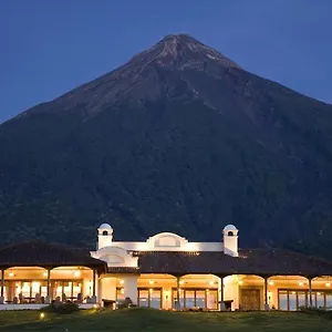 https://la-reunion-golf-resort-and-residences.guatemalaantiguahotels.com